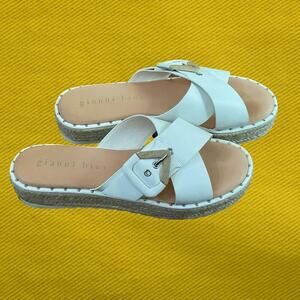 Gianni Bini White Sandals resort vacation preppy festival spring summer